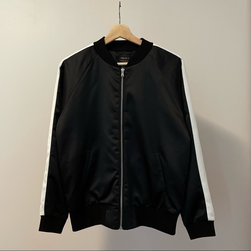 Forever 21 Contemporary Embroidered Jacket. - Picture 2 of 3